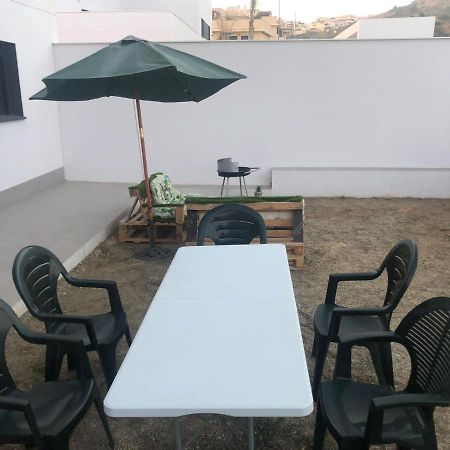 Bajo Con Jardin En Primera Linea De Playa Màlaga Exteriér fotografie