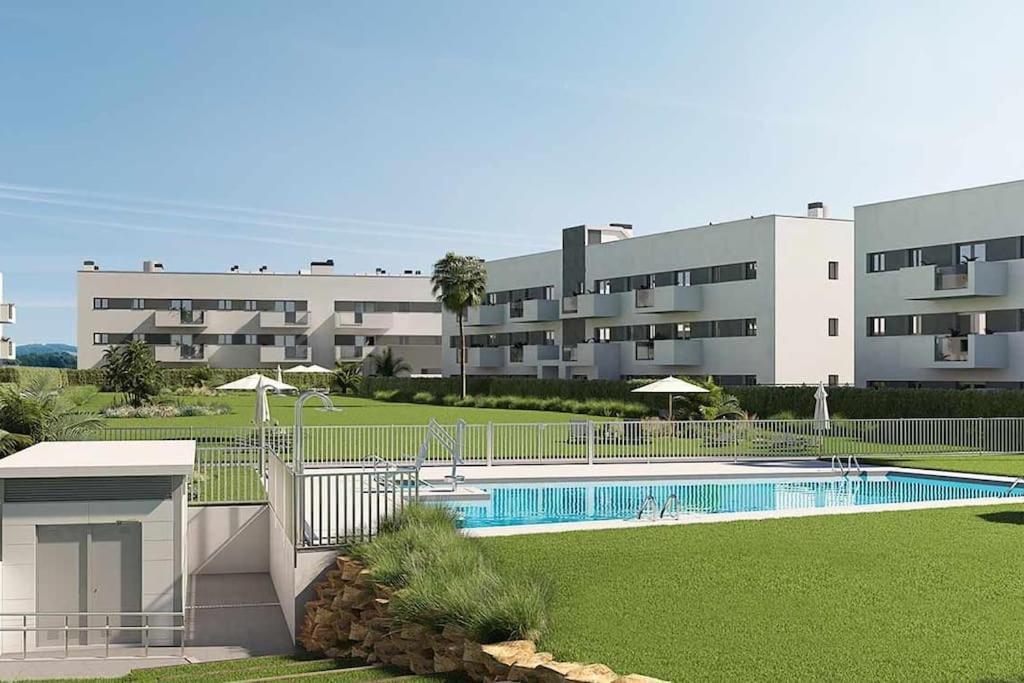 Bajo Con Jardin En Primera Linea De Playa Màlaga Exteriér fotografie